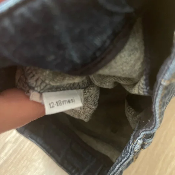 D&G in perfect condition soft/stretchy baby boys jeans for 12-18 months - Picture 3 of 4